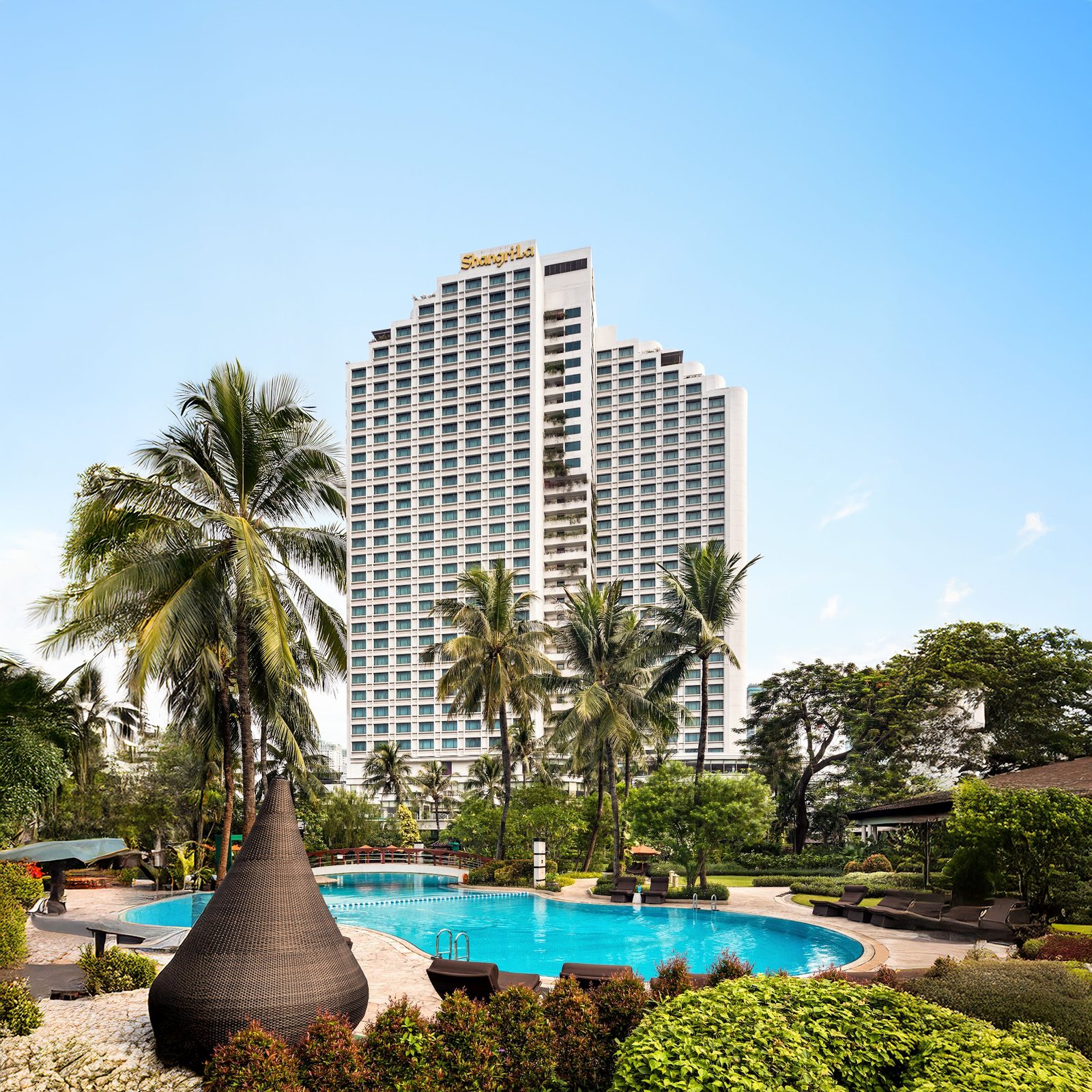 Shangri-La Jakarta exterior view