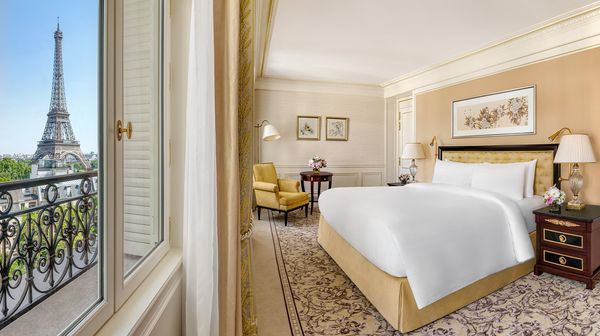 Shangri-La Paris interior