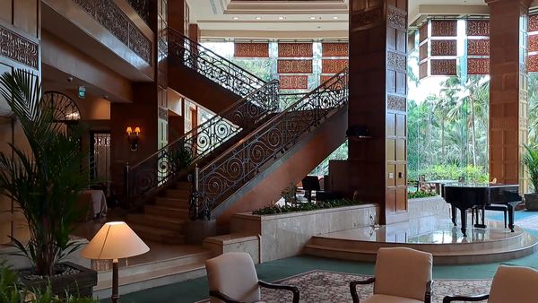 Shangri-La Surabaya interior