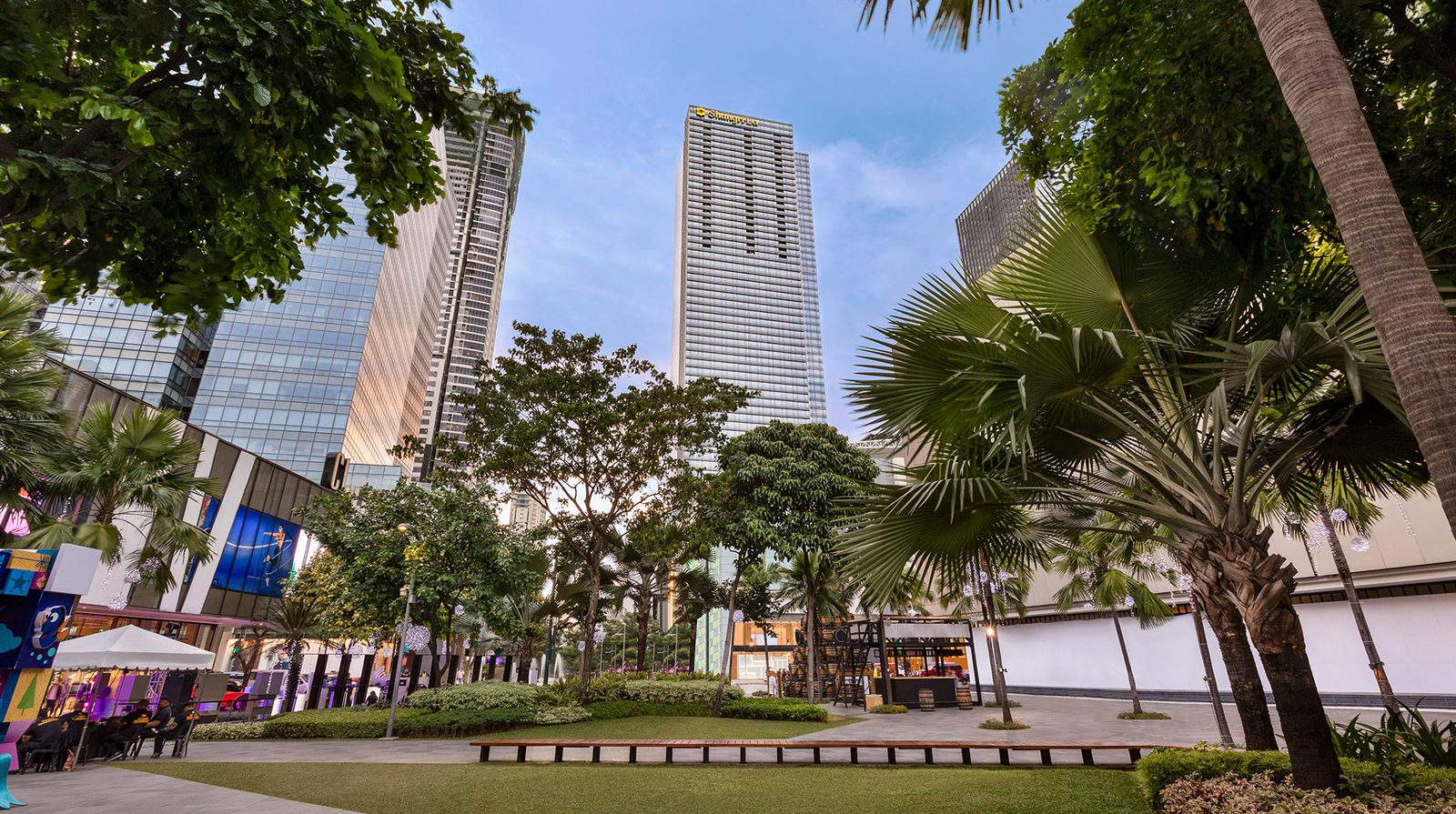 Shangri-La at the Fort, Manila exterior view