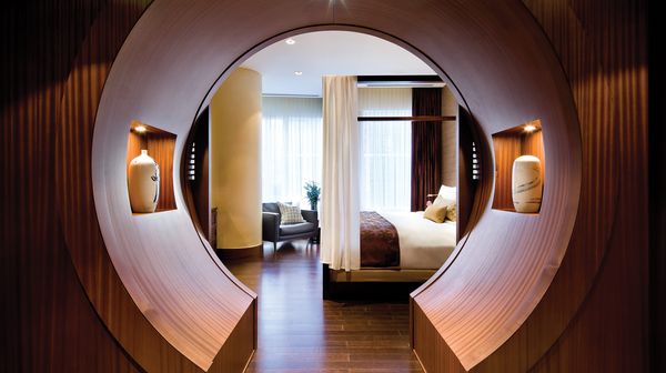Shangri-La Hotel, Toronto interior
