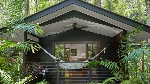 Silky Oaks Lodge interior