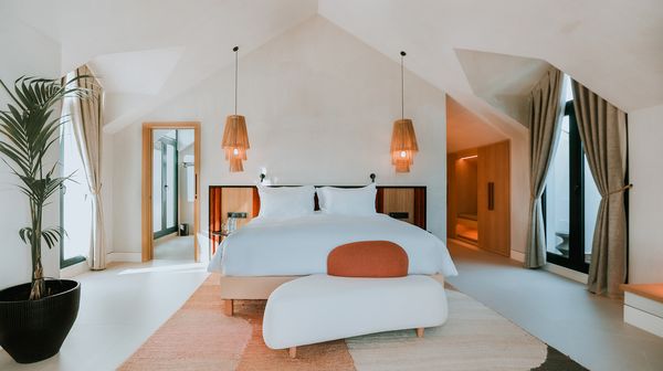 SO/ Sotogrande Spa & Golf Resort Hotel interior