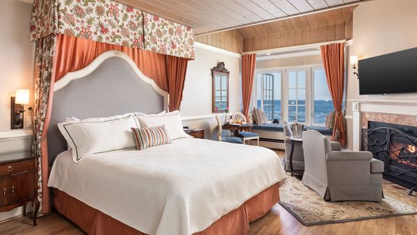 Spindrift Inn interior