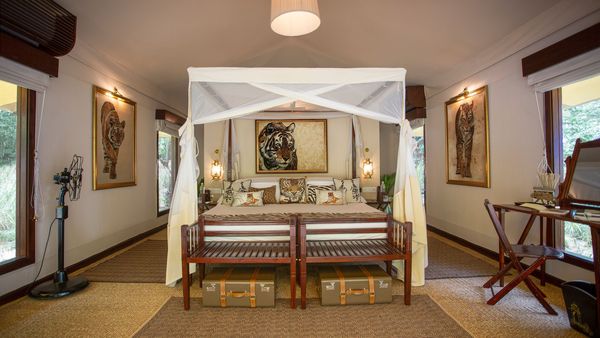 Suján Sher Bagh interior