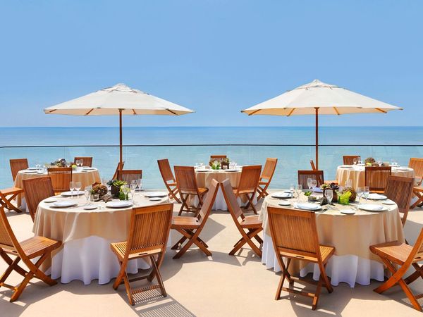 Surf & Sand Resort interior