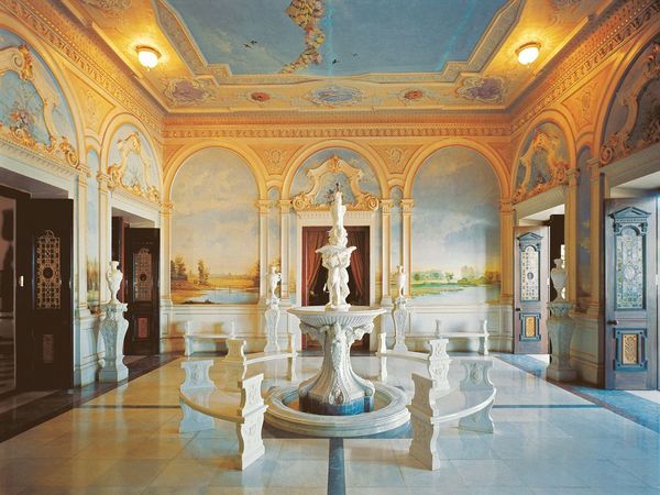 Taj Falaknuma Palace interior