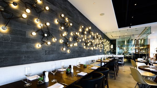 The Envoy Hotel, Autograph Collection interior