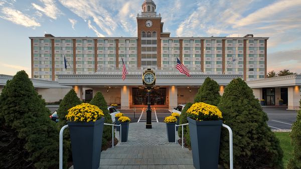The Garden City Hotel interior
