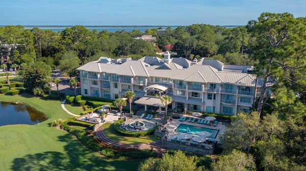 The Inn & Club at Harbour Town interior