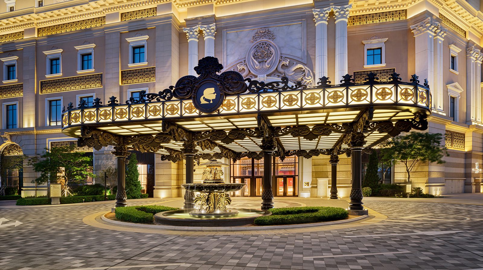 THE KARL LAGERFELD exterior view