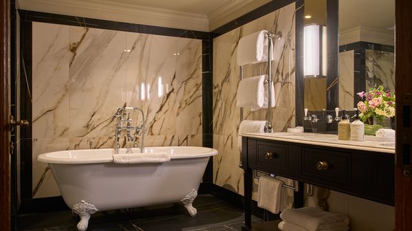 The Killarney Park interior