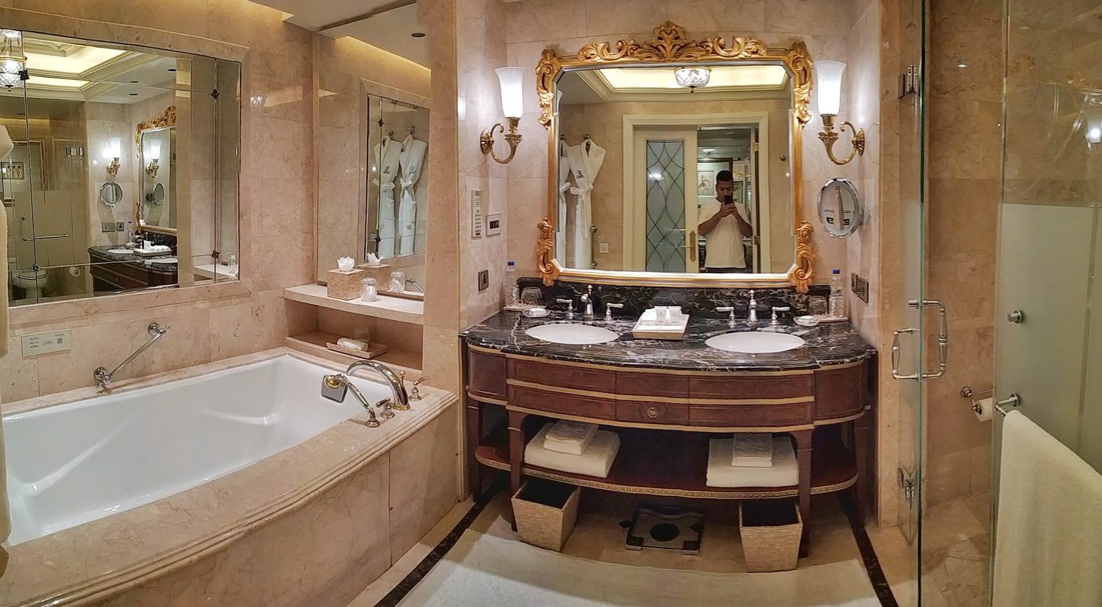 The Leela Palace New Delhi interior