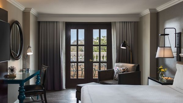 The Lindy Renaissance Charleston Hotel interior