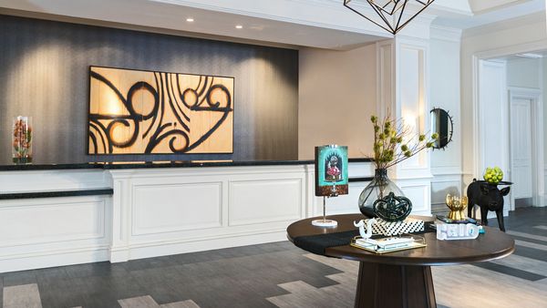 The Lindy Renaissance Charleston Hotel interior