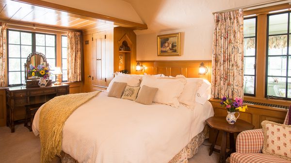 The Lodge at Glendorn interior