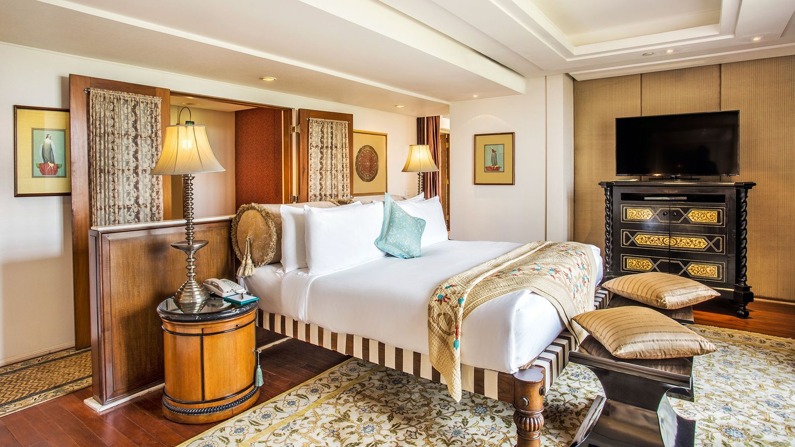 The Oberoi Amarvilas, Agra exterior view