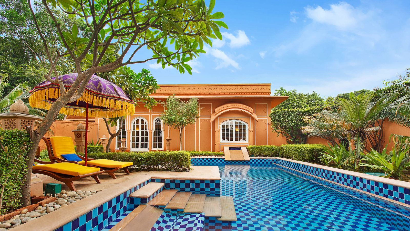 The Oberoi Rajvilas, Jaipur exterior view