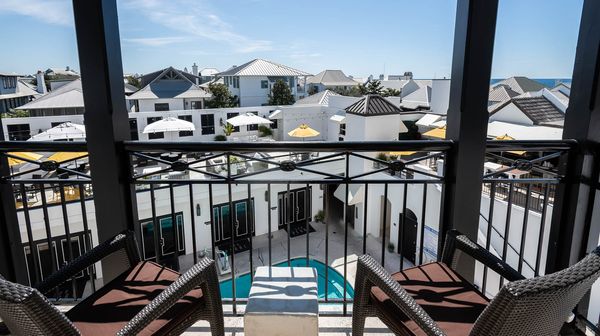 The Pearl Hotel, San Diego interior