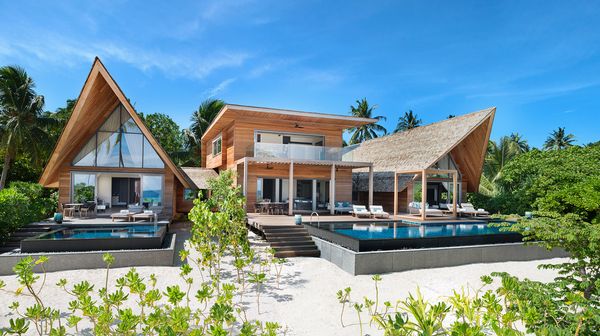 The St. Regis Maldives Vommuli Resort interior