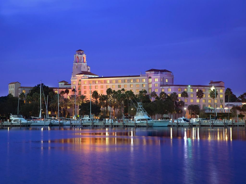 The Vinoy Renaissance St. Petersburg Resort & Golf Club exterior view