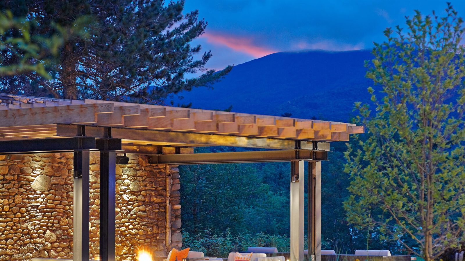 Topnotch Resort exterior view