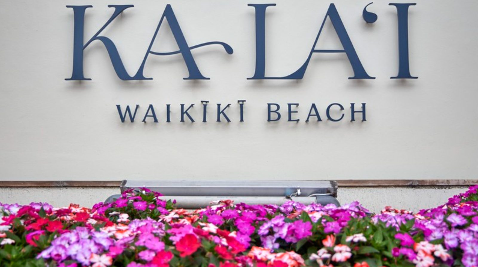 Trump International Hotel Waikiki exterior view