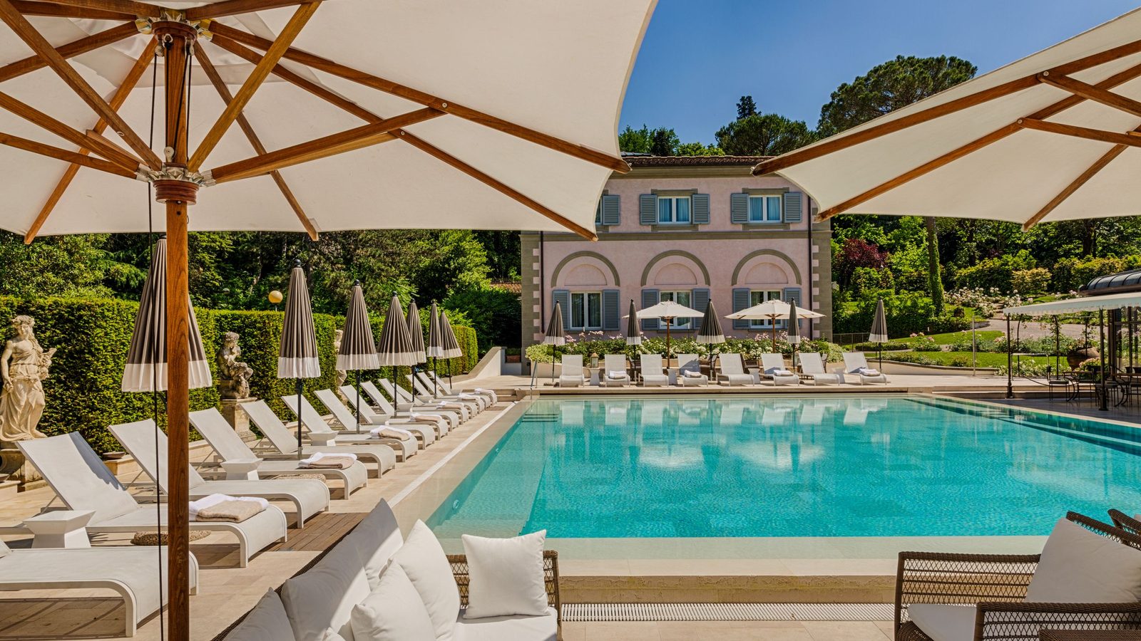 Villa Cora exterior view