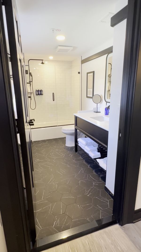 Visitation Hotel Frederick, a Tribute Portfolio Hotel interior
