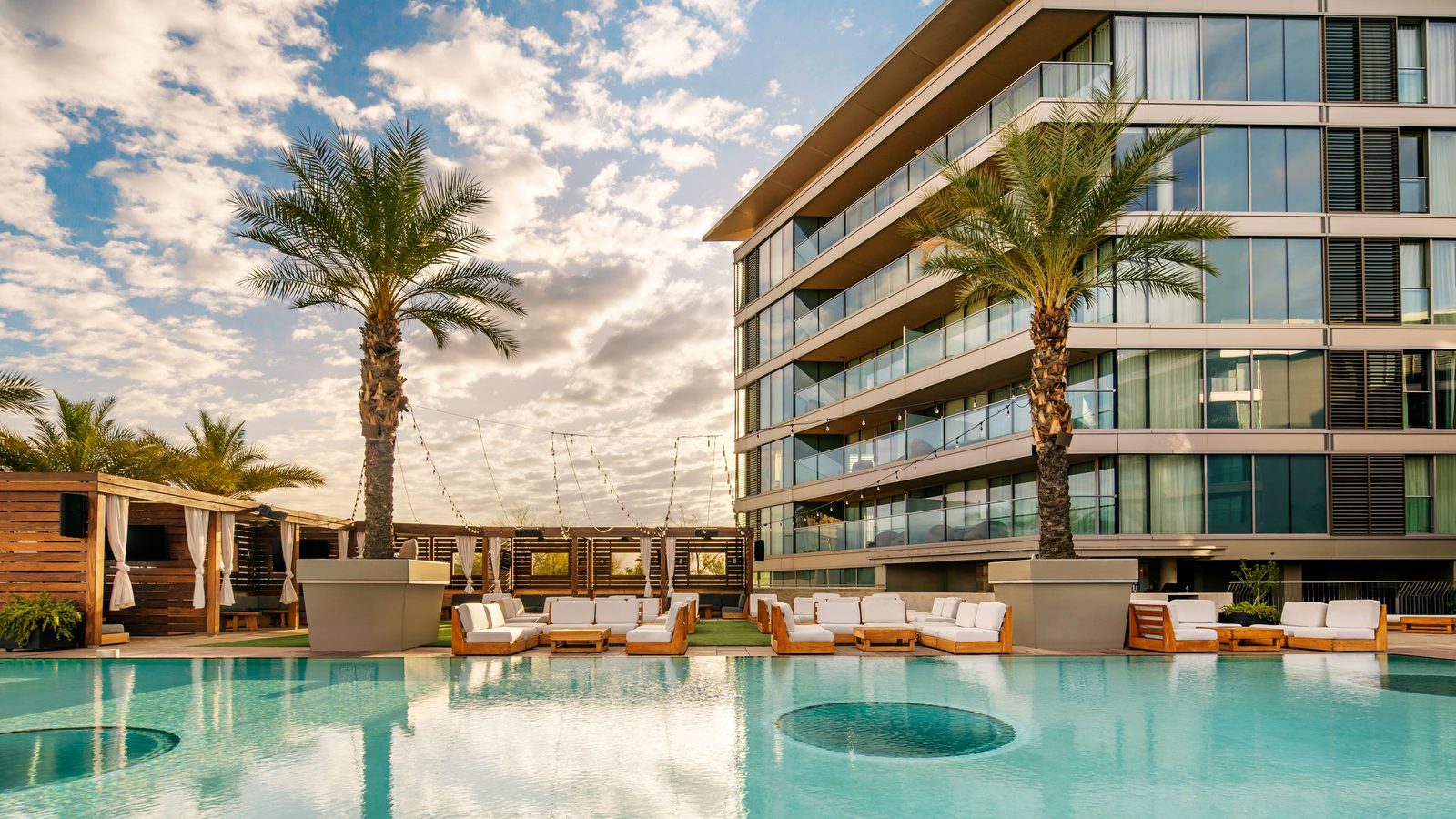 W Scottsdale exterior view