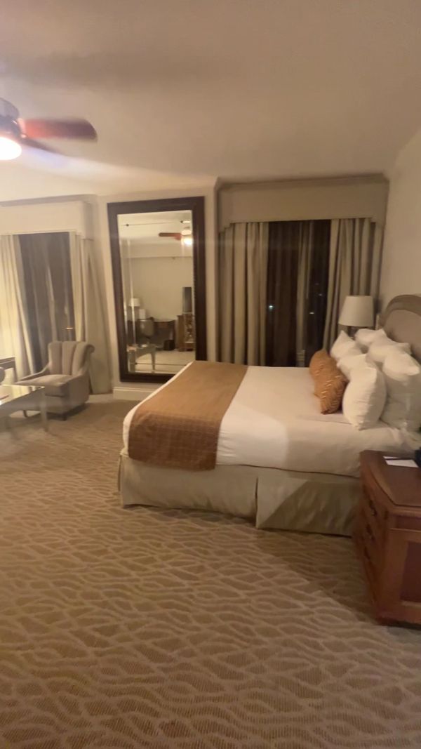 Warwick Melrose - Dallas interior