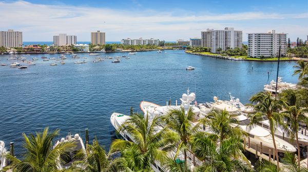 Yacht Club at The Boca Raton interior